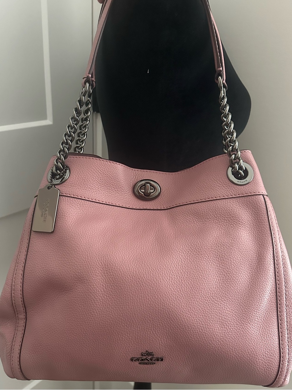🎀Coach Edie pebbled leather Shoulder Bag in dusty rose pink with gunmetal chain